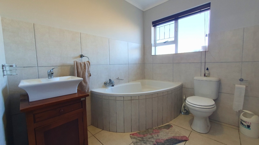 2 Bedroom Property for Sale in Heiderand Western Cape